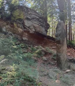 b-menhir.jpg